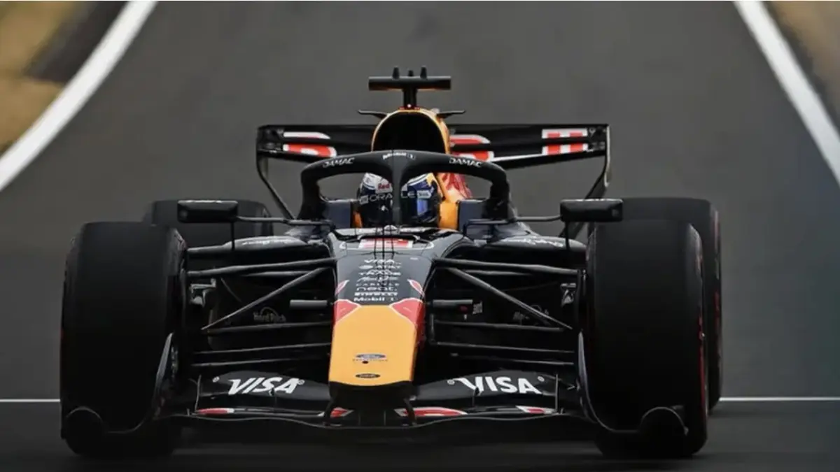 Mobil Red Bull milik Max Verstappen di GP Tiongkok. (Instagram: @maxverstappen1)

