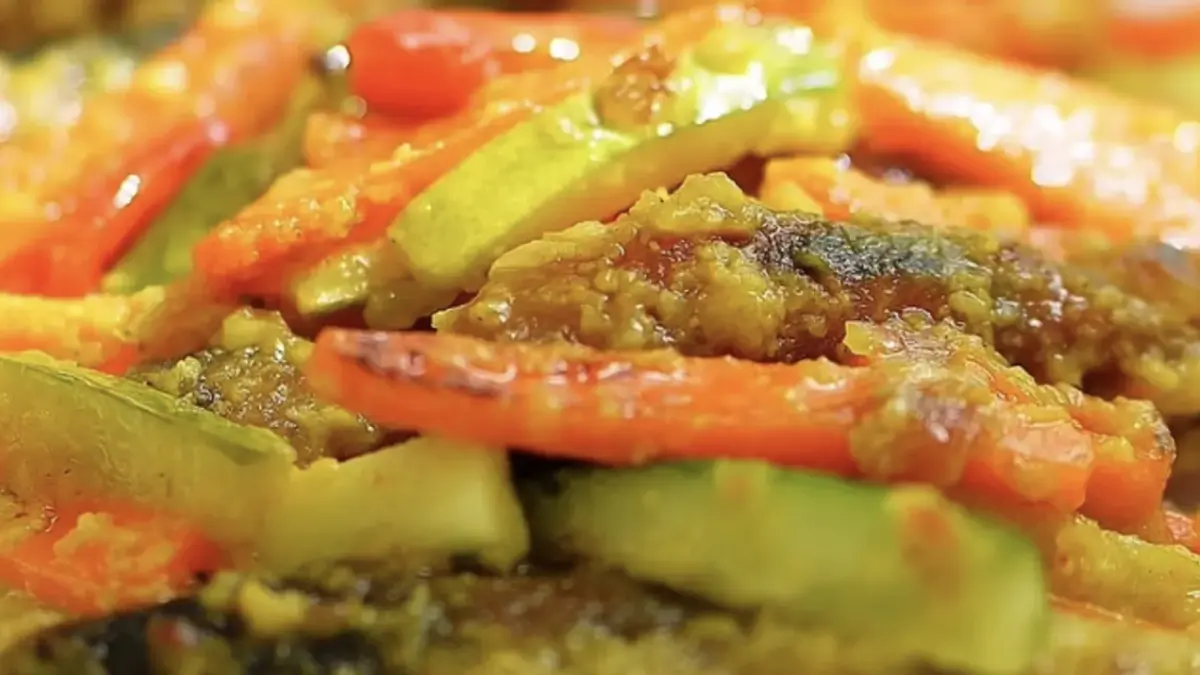 Potret tongkol acar kuning dengan perpaduan ikan gurih. (Instagram: @deltafoodsid)

