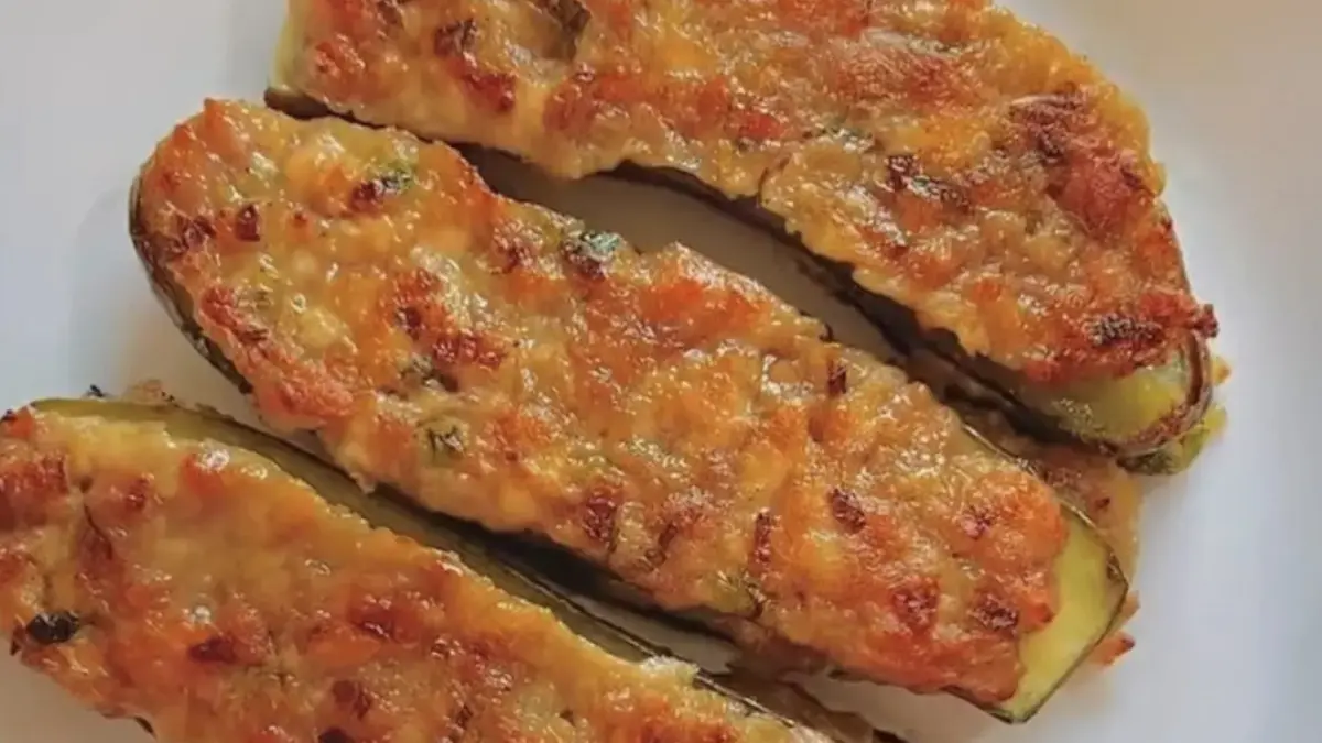 Potret sizzle chicken eggplant dengan perpaduan terong lembut dan ayam cincang. (Sumber: instagram.com/@rantikusuu)