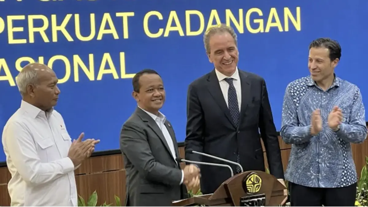 Menteri ESDM Bahlil Lahadalia mengumumkan temuan gas bumi di Sumur Geliga-1 Blok Ganal, lepas pantai Kalimantan Timur. (ANTARA)
