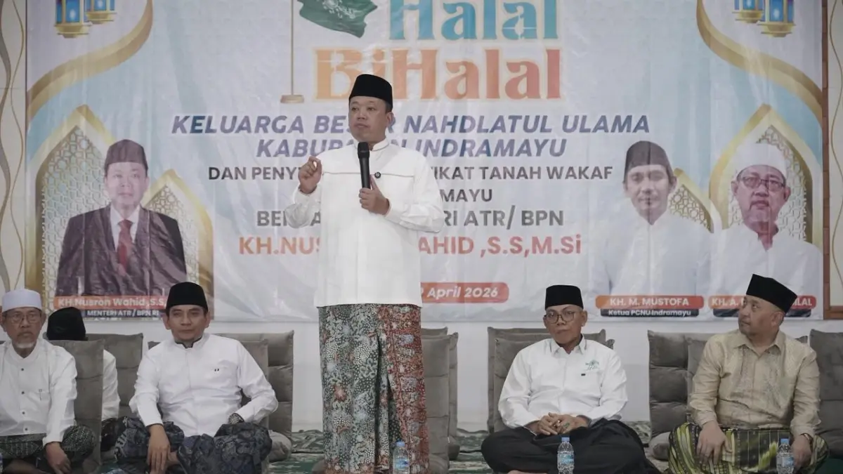 Menteri ATR/Kepala BPN, Nusron Wahid, meninjau langsung lokasi rencana alih fungsi lahan sawah untuk kawasan industri di Kabupaten Indramayu, Minggu (19/04/2026).