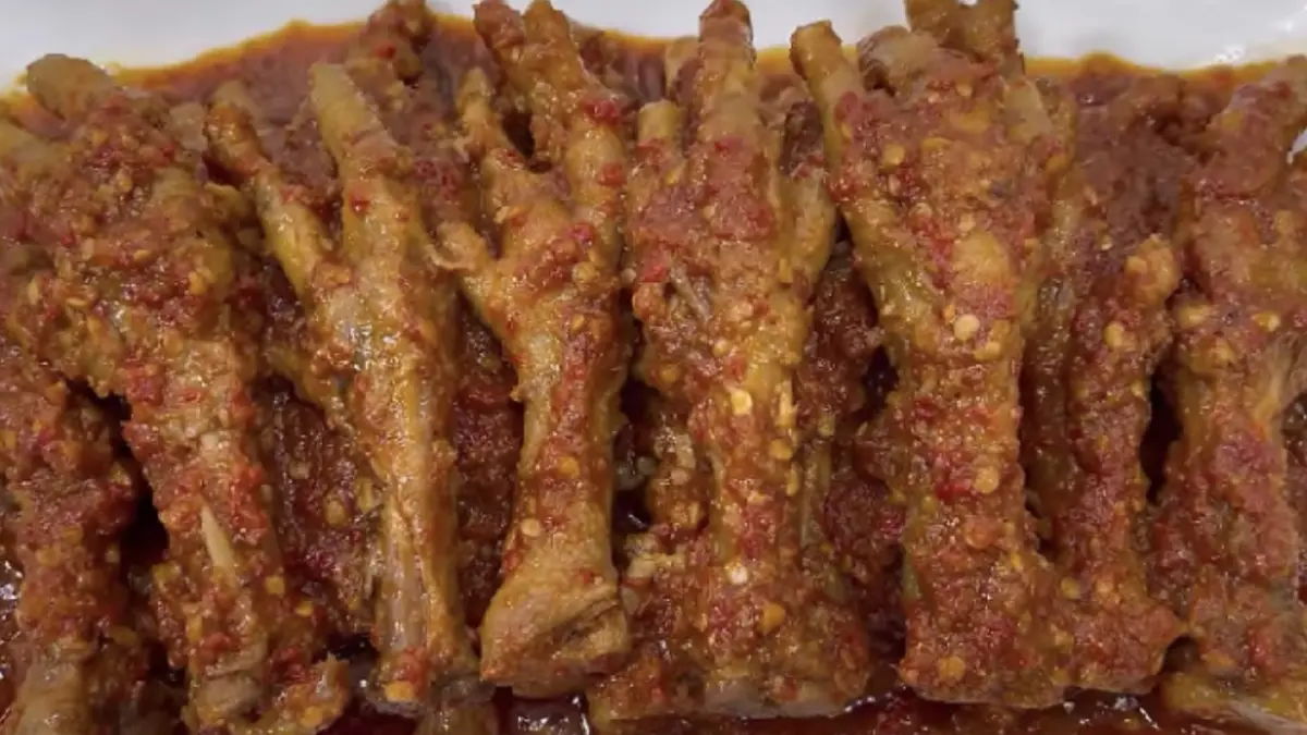 Resep Ceker Mercon yang Pedas dan Bikin Nagih. (YouTube Ika Mardatillah)