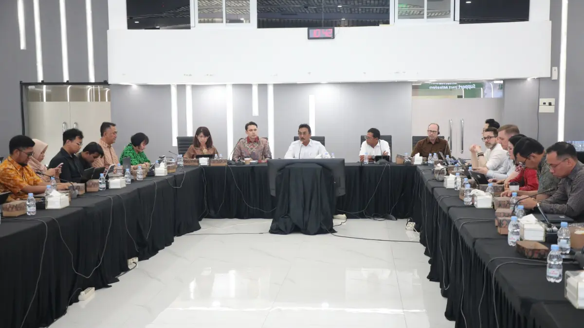 Sekretaris Jenderal Kementerian ATR/BPN, Dalu Agung Darmawan, memberikan arahan dalam pembukaan kegiatan Kick Off Implementation Support Mission proyek ILASPP di Jakarta, Selasa (21/04/2026).