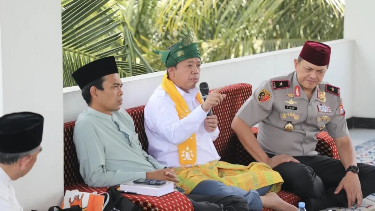Menteri ATR/Kepala BPN, Nusron Wahid, menegaskan agar seluruh jajaran BPN menerapkan kepemimpinan yang berorientasi pada masyarakat, sekaligus bersilaturahim bersama Ustaz Abdul Somad di Bangkinang.