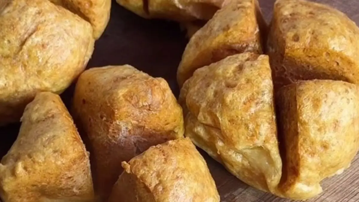 Potret bakso goreng mekar renyah di luar dan lembut di dalam. (Instagram: @machelwie)