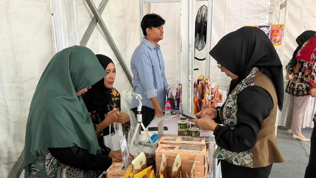 TRANSAKSI MILIARAN: Sektor UMKM di kegiatan KASHAFA 2026 ditargetkan miliaran rupiah, Jumat (24/4). (SEPTIAN ASMADI/HRK)