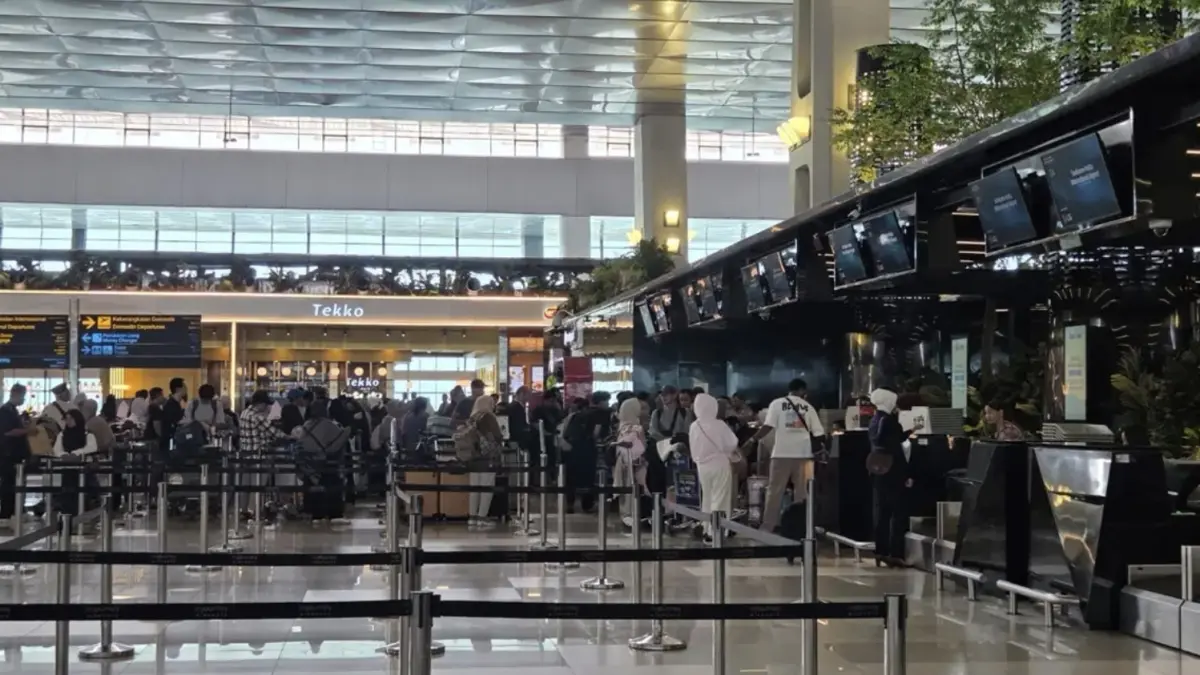 Pemerintah memastikan akan menanggung Pajak Pertambahan Nilai (PPN) untuk tiket pesawat domestik selama 60 hari.