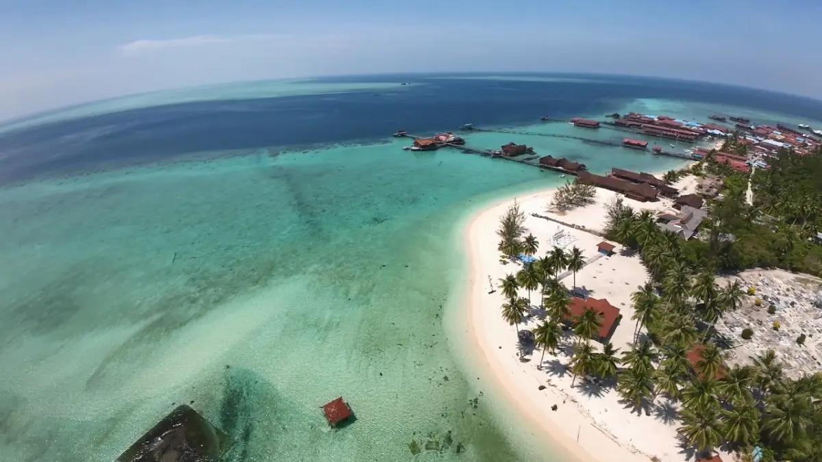 URUS IZIN: DPUPR Berau saat ini tengah mengejar penyelesaian perizinan tambahan untuk tambat kapal tongkang yang memuat material, sehingga realisasinya diproyeksikan dimulai tahun depan. (BERAU POST)