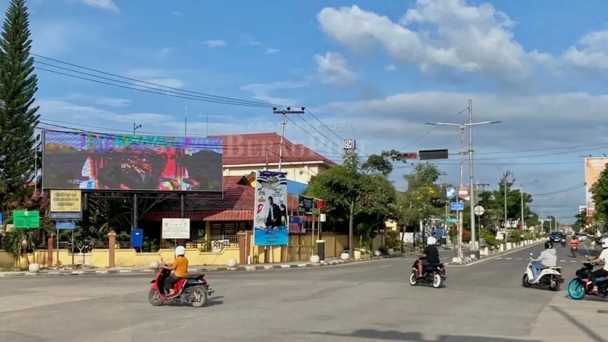 SUMBER PAD: Diskominfo Berau mengoptimalkan videotron sebagai media iklan berbayar untuk meningkatkan PAD tanpa menghilangkan fungsi informasi publik. (BERAU POST)