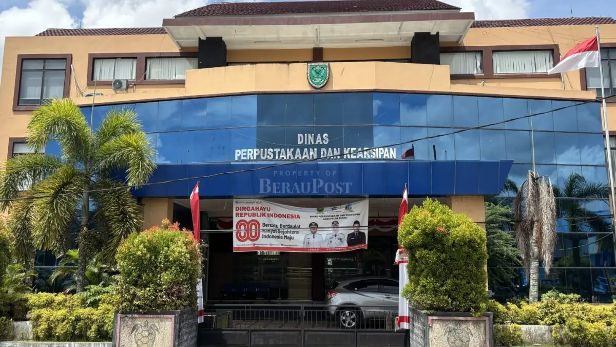 ILUSTRASI: Para pengelola perpustakaan sekolah, kampung, kecamatan mendapat bimtek pengelola dasar perpustakaan dari Dispusip Berau. (IZZA/BP)