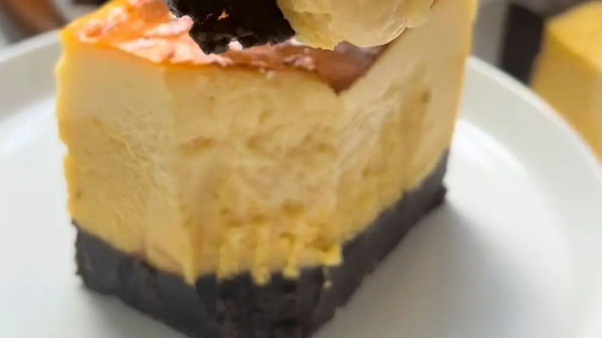 Potret homemade ub cilembu burnt cheesecake dengan tekstur creamy dan rasa manis alami. (Instagram: @yunita_nara)