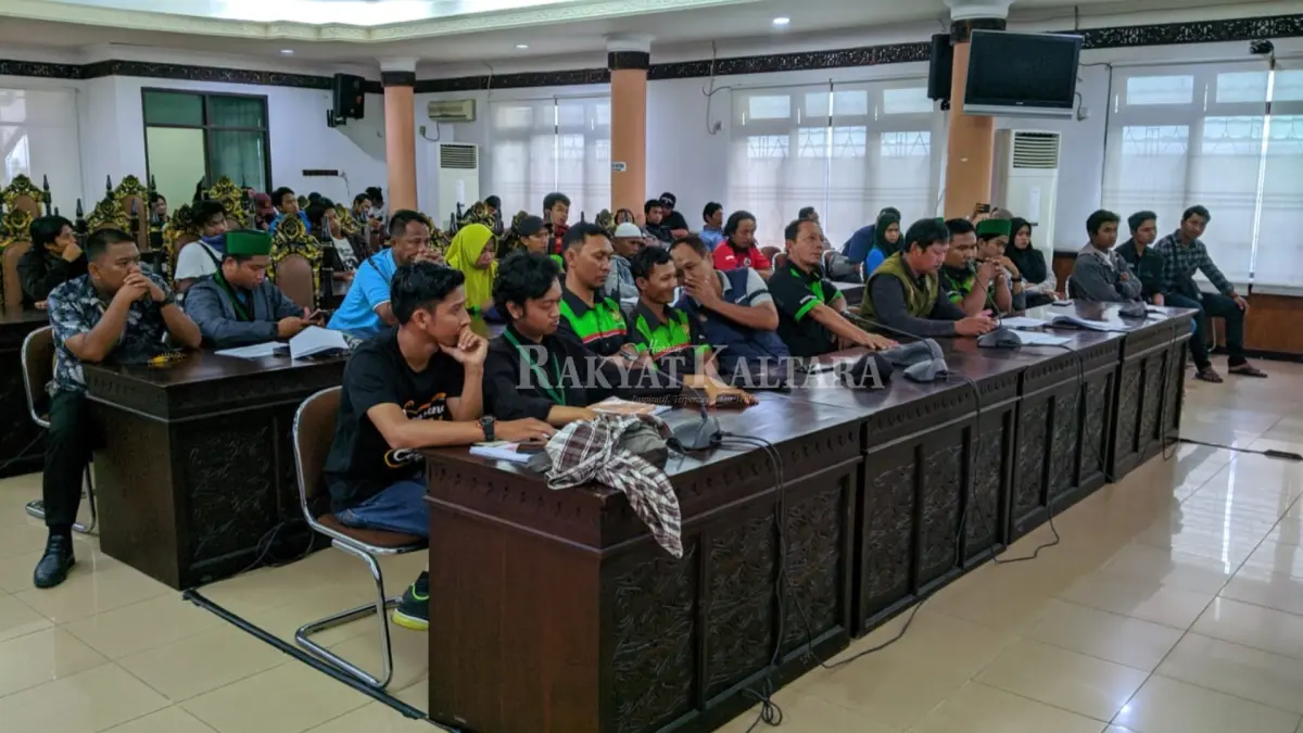 TANPA DEMONSTRASI: Ribuan pekerja memilih merayakannya melalui kegiatan kebersamaan yang lebih santai dan kolaboratif tanpa aksi demonstrasi. (HRK)