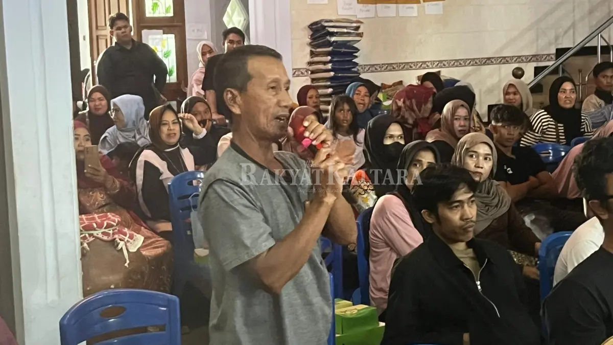 MUTU IKAN: Warga Tarakan melakukan diskusi bersama BPPMHKP dan DPR RI, Jumat (1/5). (SEPTIAN ASMADI/HRK)