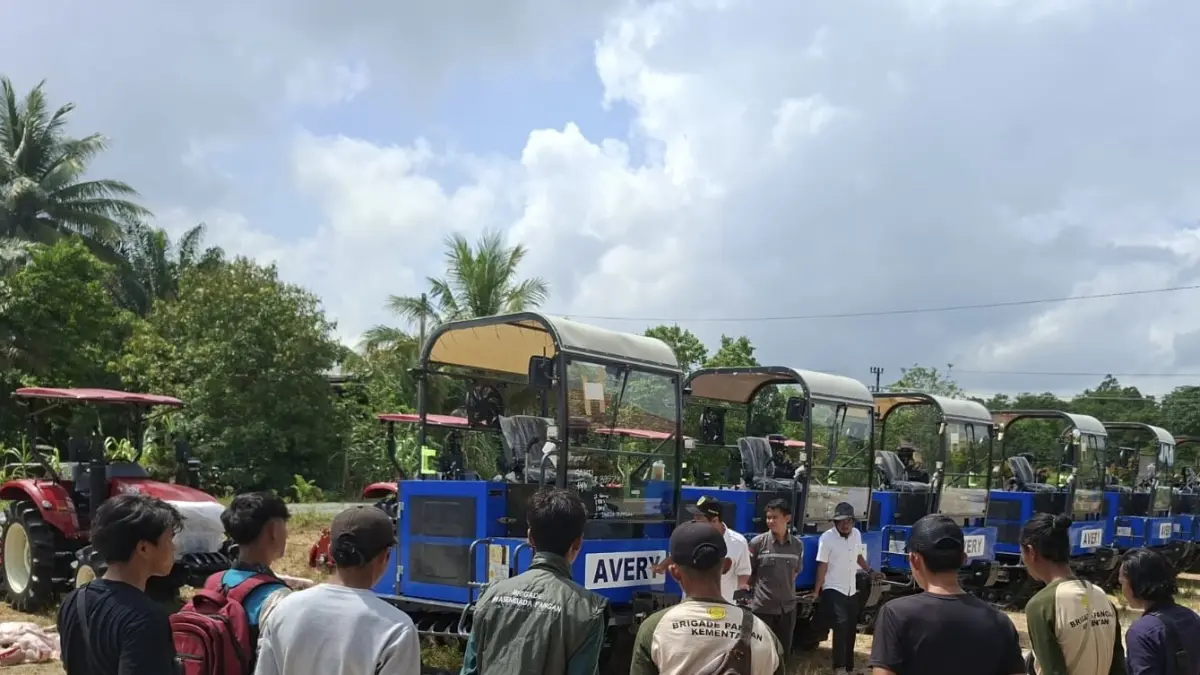 PERKUAT PERTANIAN: DTPHP Berau menerima bantuan alsintan dari Kementerian Pertanian untuk percepatan CSR. (DTPHP BERAU UNTUK BERAU POST)