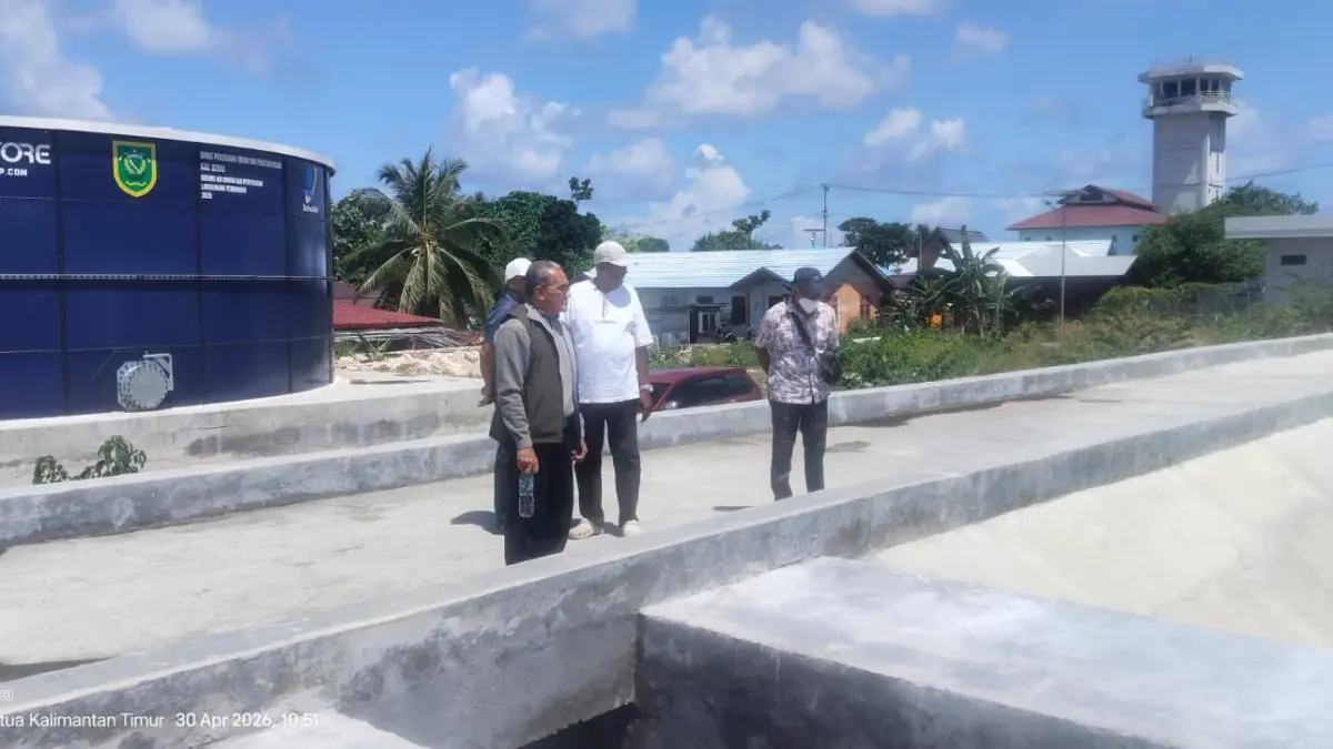 BELUM OPTIMAL: Embung di Pulau Maratua yang telah rampung dibangun, namun belum berfungsi maksimal akibat keterbatasan sistem tangkapan air. (DPUPR UNTUK BERAU POST)
