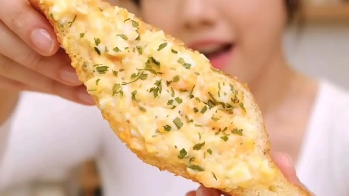 Potret crispy tamago sando ala Jepang yang simpel, creamy, dan sehat. (Instagram: @luvitaho)