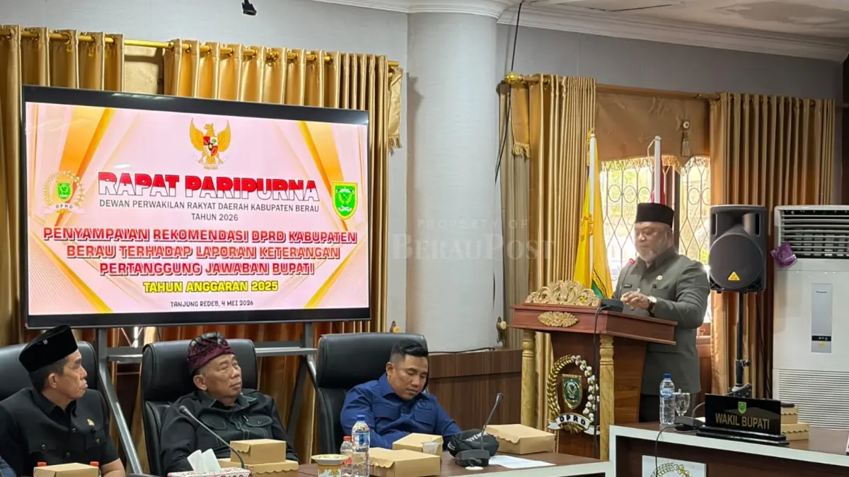 REKOMENDASI DPRD: Rapat paripurna penyampaian rekomendasi DPRD terhadap LKPj Bupati Berau Tahun Anggaran 2025, Senin (4/5). (IZZA/BP)