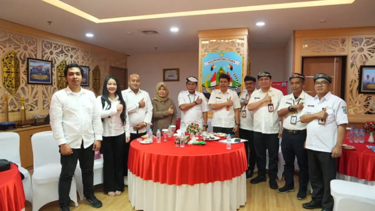 AUDIENSI: Gubernur Kaltara Zainal A. Paliwang, bersama calon investor PT Duta Putra Utama membahas penawaran investasi pembangunan hunian ASN. (DKISP KALTARA)
