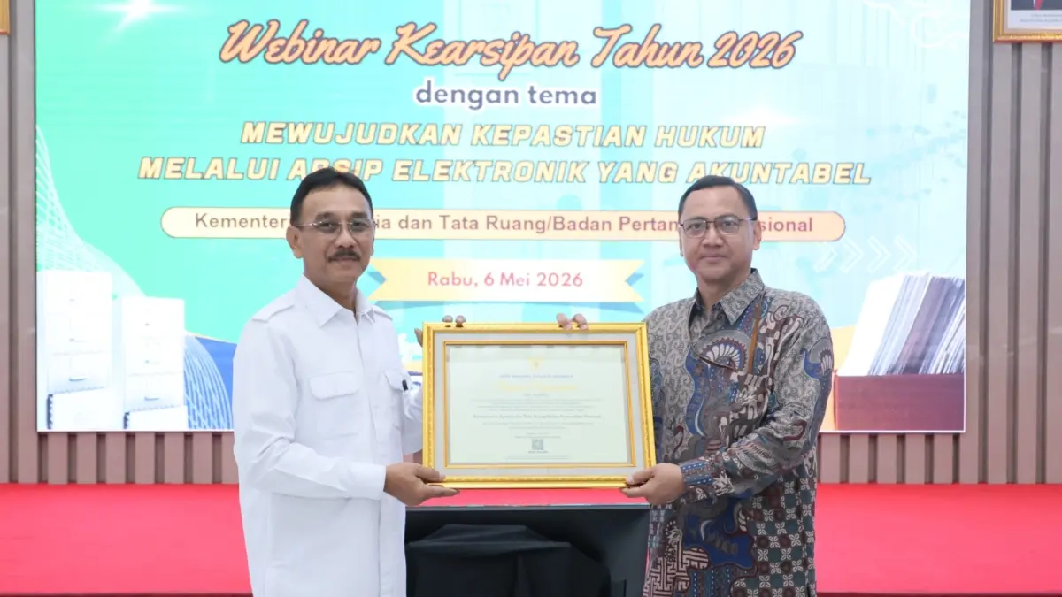 Kementerian ATR/BPN kembali menerima penghargaan dari Arsip Nasional Republik Indonesia (ANRI) atas konsistensinya dalam menyelamatkan dan melestarikan arsip statis bernilai sejarah.