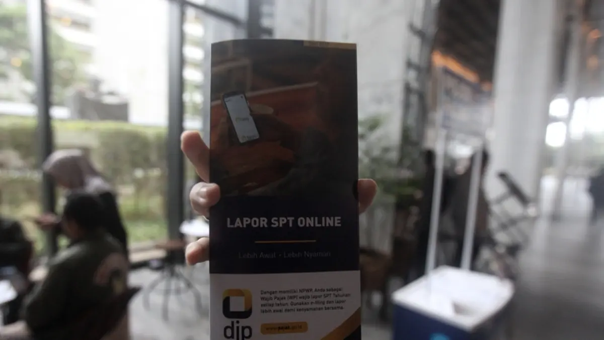 Aktivitas wajib pajak melakukan lapor pajak pribadi dan Surat Pemberitahuan Tahunan (SPT)