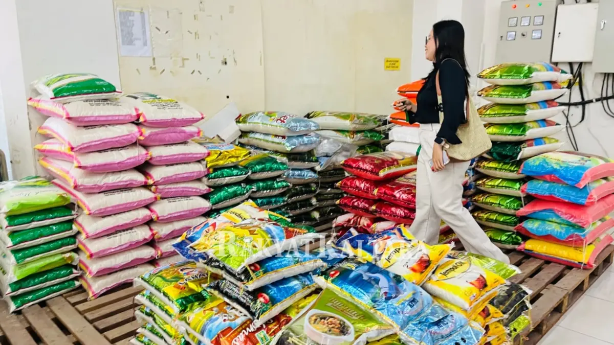 INFLASI: Beras menjadi salah satu komoditas yang memberikan andil besar terhadap inflasi tahunan di Kaltara. (FAISAL/HRK)