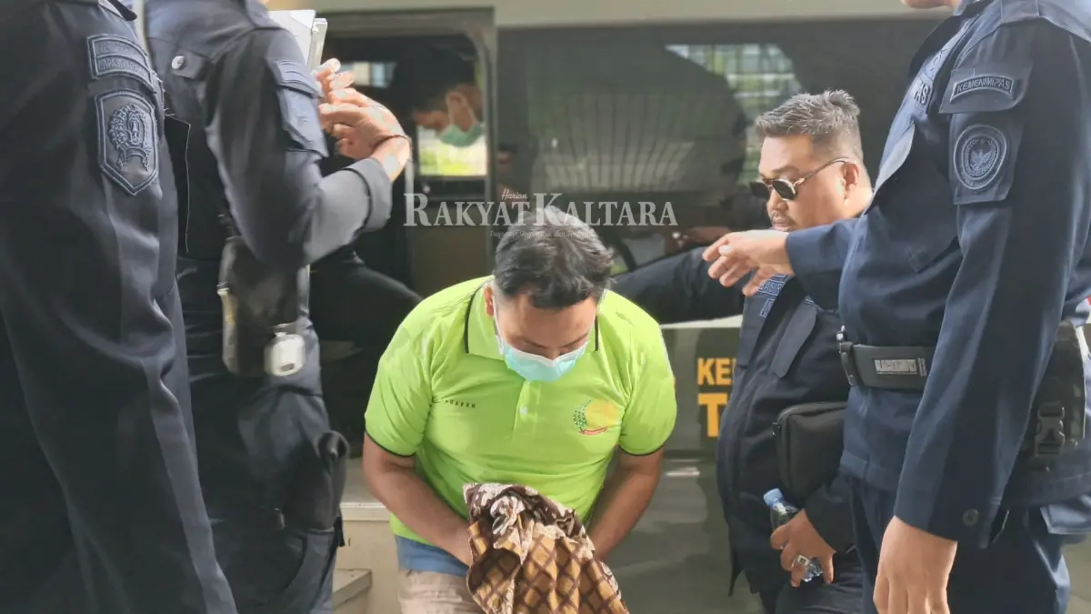 PEMINDAHAN NAPI: Warga binaan Lapas Kelas II A Tarakan dipindahkan ke Lapas Kelas II B Nunukan, Sabtu (9/5). (SEPTIAN ASMADI/HRK)