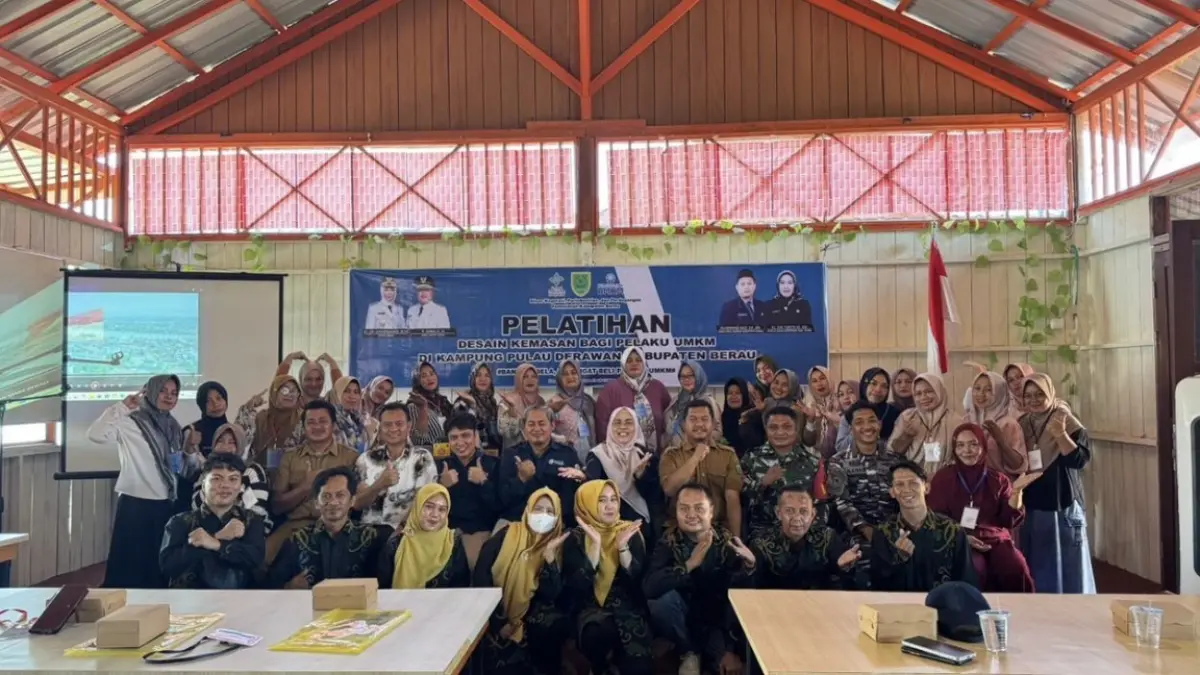 ScreenshotTINGKATKAN KUALITAS: Diskoperindag Berau melaksanakan pelatihan desain kemasan bagi pelaku IKM dan UMKM di Kecamatan Pulau Derawan. (DISKOPERINDAG BERAU UNTUK BP)