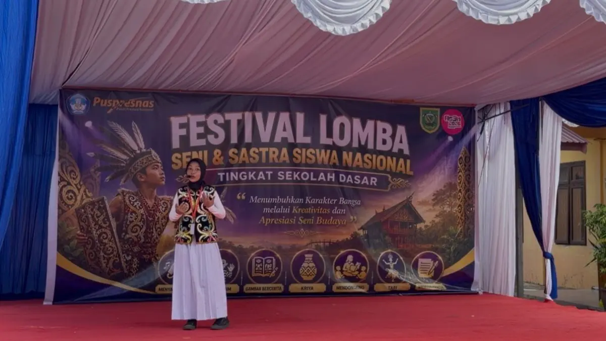 TINGKATKAN BAKAT: FLS2N tingkat SD yang digelar Disdik Berau berlangsung di halaman Kantor Disdik Berau, Jumat (8/5) lalu. (DISDIK UNTUK BERAU POST)