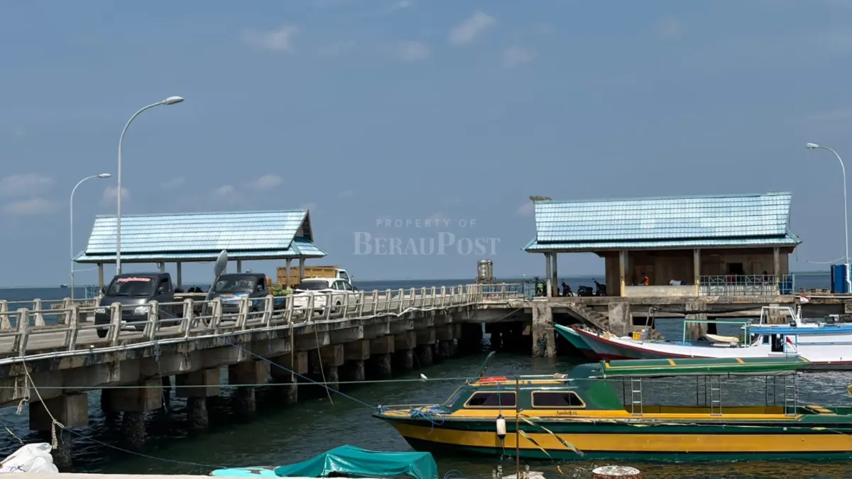 ILUSTRASI: Disbudpar Berau akan mengkaji penerapan sistem satu pintu bagi kapal wisata di Derawan dan Maratua untuk mendukung pengawasan dan peningkatan PAD. (IZZA/BP)