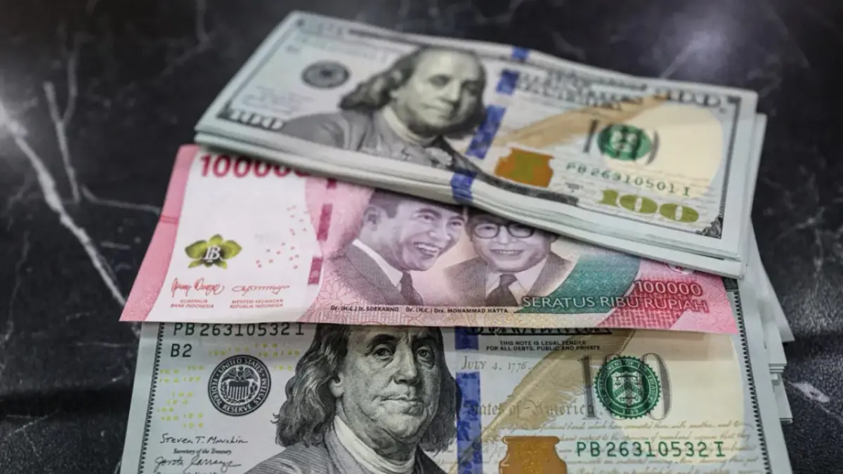 Rupiah Ditutup Melemah di Rp 17.880 per Dolar AS Jumat (29/5) sore, Sentimen Global dan Domestik jadi Beban. (Salman Toyibi/Jawa Pos)