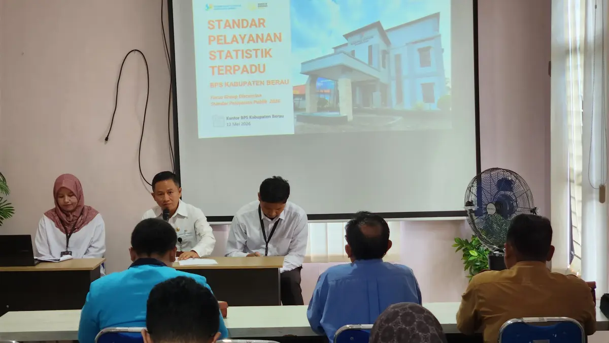 TINGKATKAN LAYANAN: FGD penetapan standar pelayanan publik di PST BPS Berau dan Sosialiasi penggunaan data dalam pembangunan, Senin (12/5). (IZZA/BP)