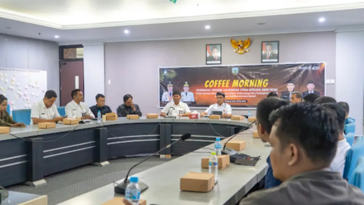 DISKUSI: Agenda coffee morning menjadi ruang dialog antara pemerintah daerah dengan insan pers serta pelaku media digital di Kaltara. (DKISP KALTARA)
