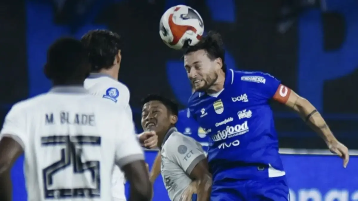Kapten Persib Marc Klok (kanan). (Dok. Persib)

 
