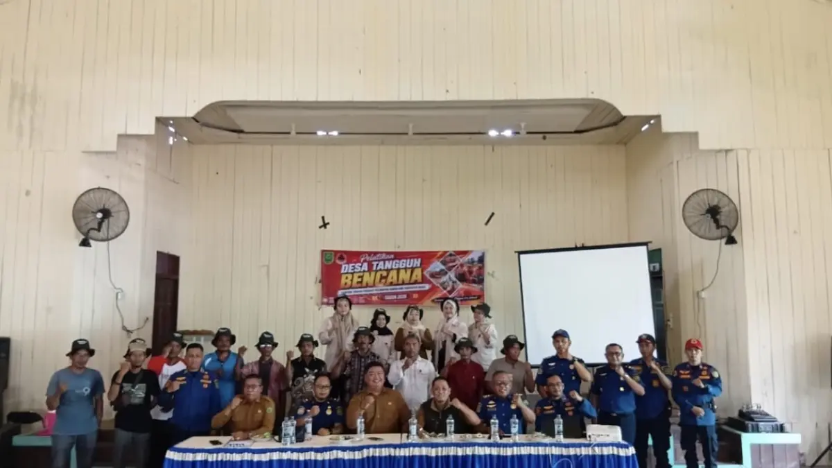PELATIHAN TANGGUH BENCANA: Kampung Tanjung Perengat, Sambaliung saat menjalani pelatihan sebagai Desa Tangguh Bencana. (SENO/BP)