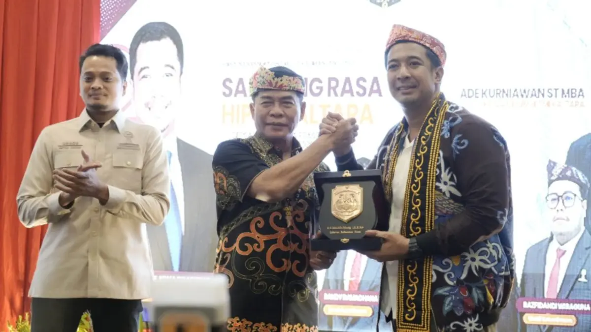 PERAN HIMPI: Gubernur Kaltara Dr H Zainal Arifin Paliwang, S.H., M.Hum (tengah) mendorong para pengusaha muda memanfaatkan peluang investasi. (DKISP KALTARA)