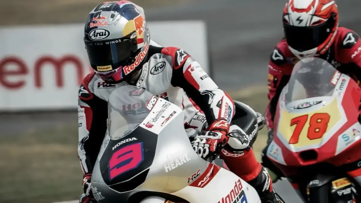 Veda Ega Pratama mendapat julukan Boeing 954 dari Honda Team Asia setelah tampil impresif pada Moto3 GP Prancis 2026 di Le Mans. (Instagram/@veda_54)