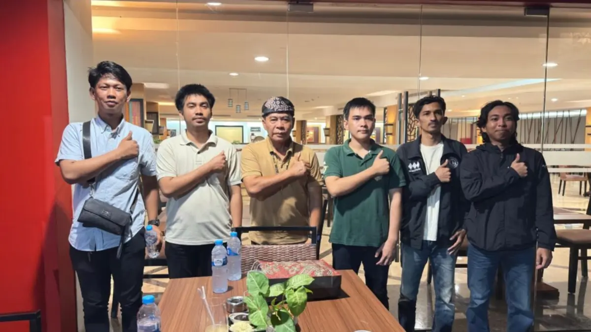 AUDIENSI: Gubernur Kaltara Zainal A. Paliwang, menerima audiensi mahasiswa asal Kaltara di Makassar. (DKISP KALTARA)