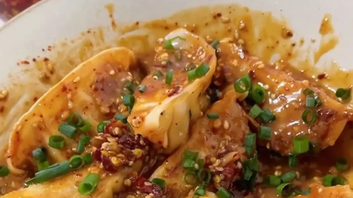Potret peanut butter dumplings dengan saus creamy pedas anti mainstream yang bikin nagih (Instagram: @cook_18_)