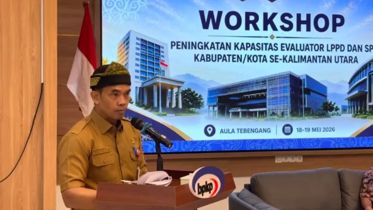 BERI ARAHAN: Sekprov Kaltara H Denny Harianto, tekankan pentingnya evaluasi LPPD dan pelaksanaan SPM. (DKISP KALTARA