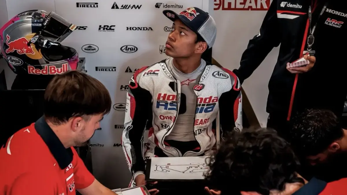 Veda Ega Pratama menunjukkan mental pantang menyerah usai finis kedelapan dalam Moto3 Catalunya 2026 meski start dari posisi ke-20. (Instagram/@veda_54)