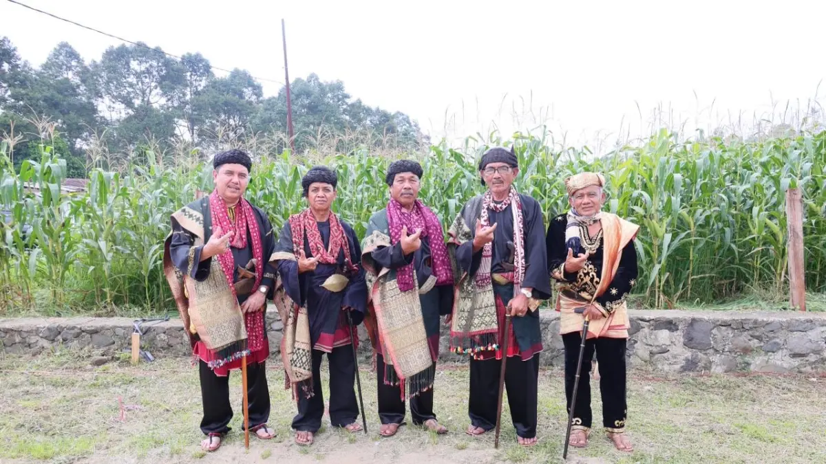 Kementerian ATR/BPN menyerahkan sertifikat tanah ulayat yang kini menjadi pegangan hukum kuat bagi masyarakat adat di Kabupaten Lima Puluh Kota, Sumatera Barat.