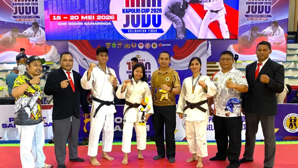 RAIH MEDALI: Para atlet judo asal Berau yang memamerkan hasil medalinya. (ARTA KUSUMA YUNANDA/BP)