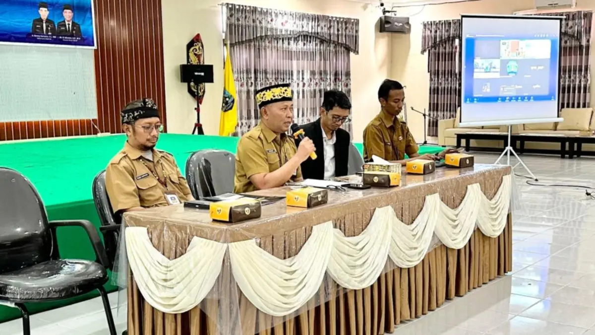 BERI SAMBUTAN: Kepala DKISP Kaltara Iskandar, membuka rakor Pemerintah Digital di SMA Negeri 1 Tarakan, Selasa (19/5) pekan lalu. (DKISP KALTARA)