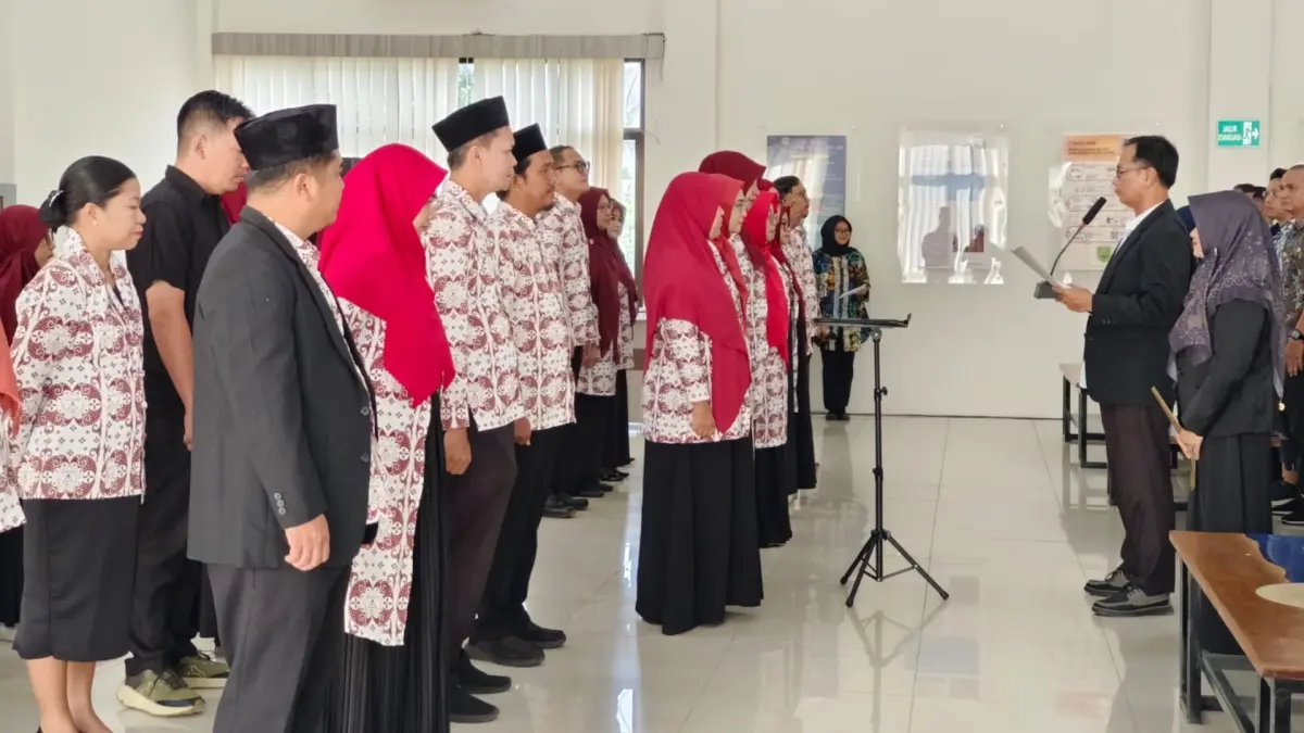 DILANTIK: Pelantikan pengurus dan rapat kerja pengurus ATPUSI Berau periode 2025-2029 di Ruang RPJPD Bapelitbang, Jumat (22/5). (IZZA/BP)