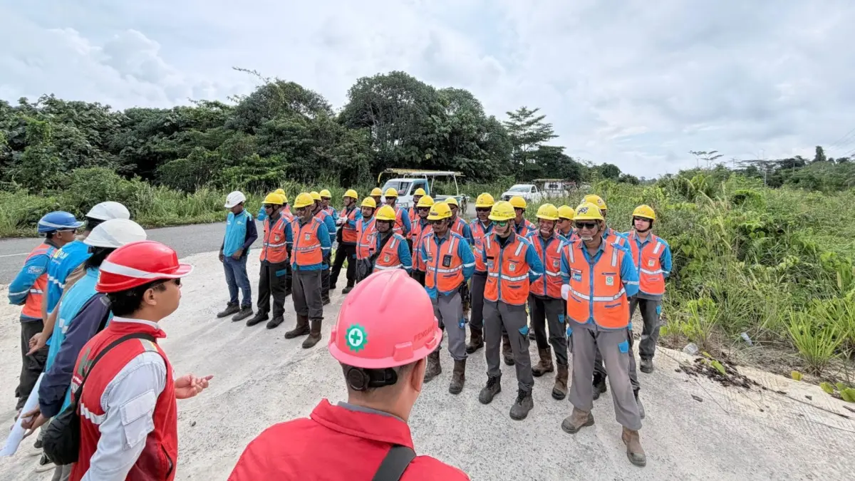 BAKAL DIEVALUASI: Aspek keselamatan kerja menjadi prioritas utama dalam seluruh aktivitas operasional ketenagalistrikan. (PLN ULP MALINAU)