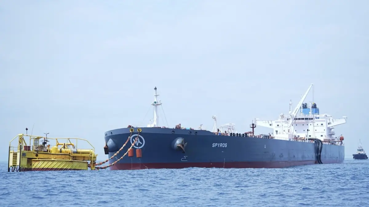 ILUSTRASI. MT Spyros yang membawa 1 juta barel minyak mentah (crude) dari Aljazair. Pemerintah menerbitkan Perpres 26/2026 untuk mekanisme baru impor oleh Pertamina dan BLU. (Dok. Pertamina)