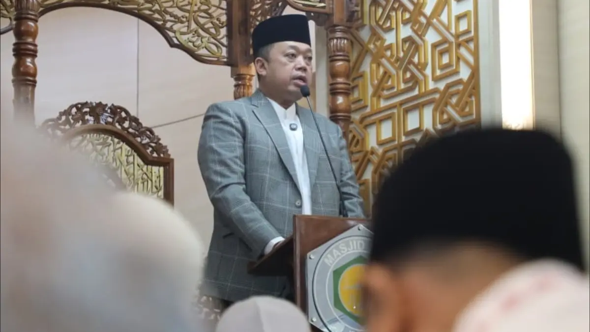 SEMANGAT QURBAN: Pengurus Masjid Jami Al Mujaahadah dan Majelis Taklim Husnul Khotimah saat menyembelih 12 ekor sapi qurban untuk dibagikan kepada lebih dari 1.300 warga Tanjung Redeb pada Idul Adha 1447 H.