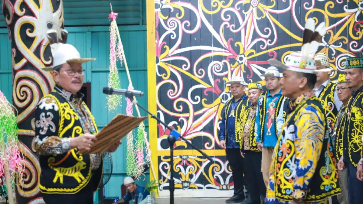 PELANTIKAN: Wagub Kaltara Ingkong Ala, melantik Ketua LADK Bulungan masa bakti 2026—2031. (DKISP KALTARA)