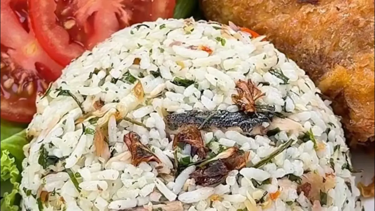 Potret nasi gurih aroma dengan tongkol suwir yang cocok untuk ide jualan. (Instagram: @firhanmci6)