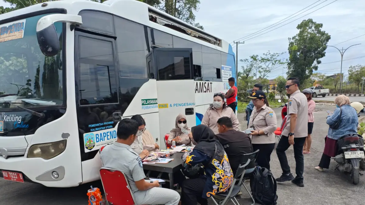 TINGKATKAN PAD: Pemprov Kaltara mengajak pemilik kendaraan berpelat luar daerah yang beroperasi di Kaltara segera melakukan mutasi kendaraan.&nbsp; (FAISAL/HRK)